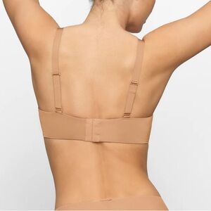 SKIMS No Show Unlined Balconette Bra NWT